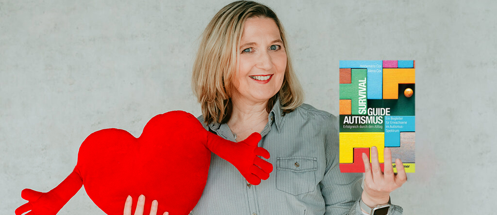 Heidemarie Cox berichtet über ihr Buch zum Thema Autismus.